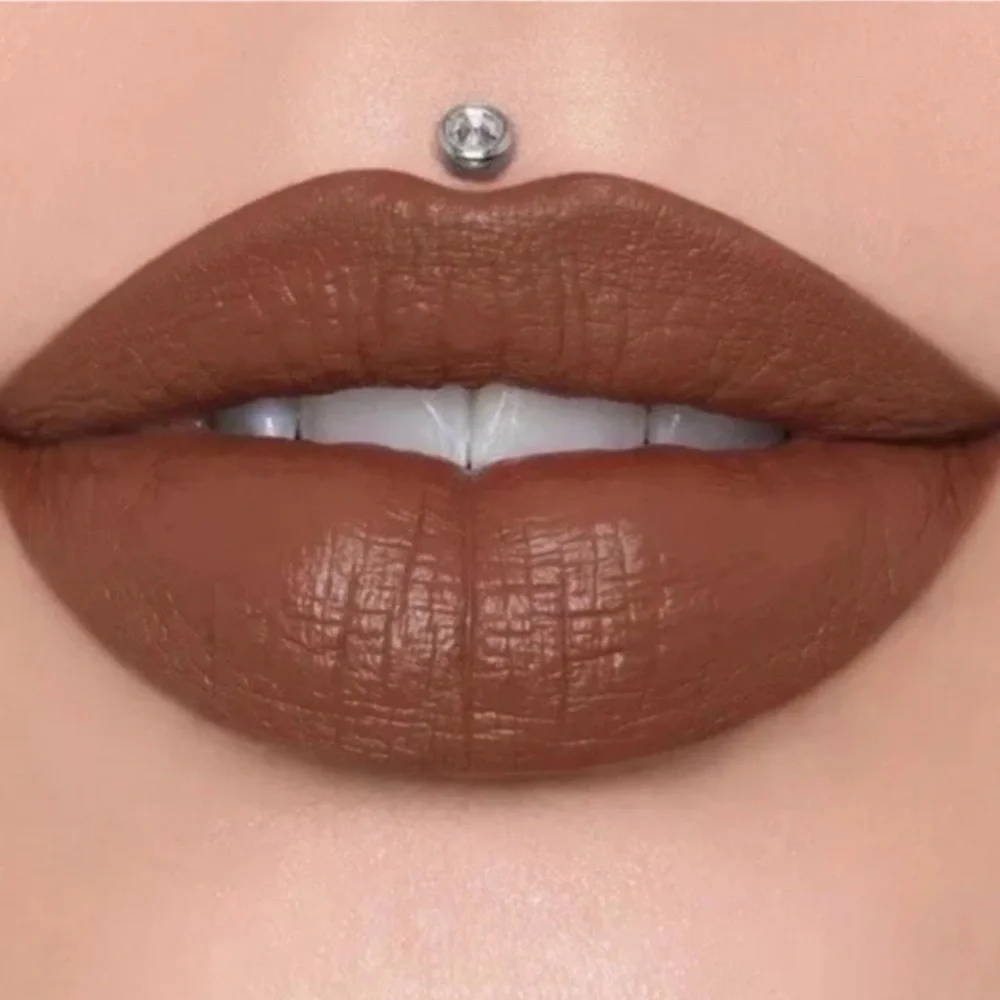 🪷 NIB Jeffree Star Velour Liquid Lipstick “Plastic Surgery”